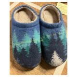 LL Bean 8M Daybreak Slippers