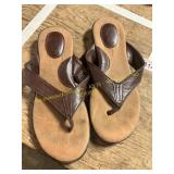B.O.C. 9M Leather Zite Thong Sandals
