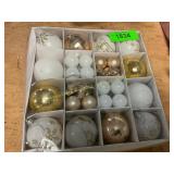 Christmas Ornaments, Gold/White