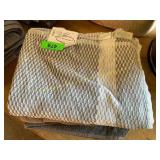 Caro 2 ct. bath towels