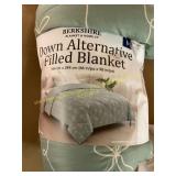 Berkshire down filled blanket T size