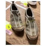 Women s Size 7.5 Merrell Lorelei Zip Sneakers