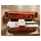 Lionel Illinois Central Box Cars