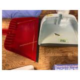 2 Ct. Unbranded Dust Pans