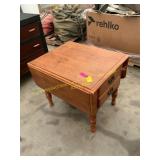 Drop leaf end table