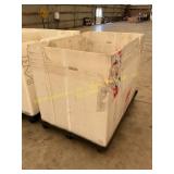 Plastic tote and pallet