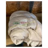 Berkshire down alternative blanket Queen 112x92in