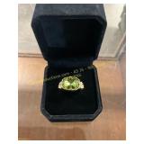 Ladies Emerald Colored Gemstone Ring Size 6