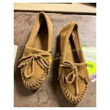 Minnetonka Suede Moccasins Size 7?