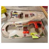 Hotwheels Sto and Go Service Center