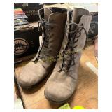 Women s 9.5 Born Agrat Lace Up Boots