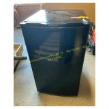 Frigidaire mini fridge (7 day guarantee)