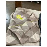 Tahari Lg Argyle Mock Neck Sweater