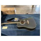 Lainy Wilson Autographed Guitar w/COA