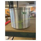 Toroware by Leyse Stock Pot