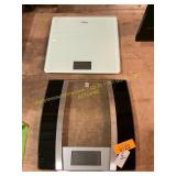 2 ct. glass top scales