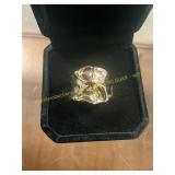 Ladies Wide Band Golden Retro Ring Size 6