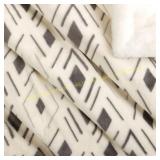 Life-Comfort Faux Fur Blanket (Cream-Grey)