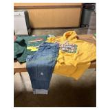 Pacific + Co Crewneck(M), XL Hoodie, Jeans(16)