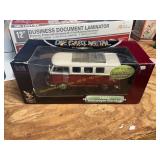 1:18 Scale 1962 Volkswagen Microbus