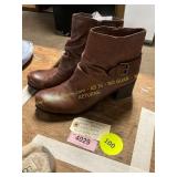 Naturalizer Size 10 Leather Ankle Boots