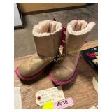 Size 11 UGG Kids Bow II Summer Boots