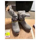 Size 10 Sofft Bostyn Suede Booties