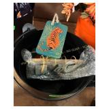 Wall Decor & Calendar