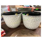 2Ct Plastic Flower Pots