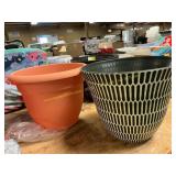 2Ct Plastic Flower Pots
