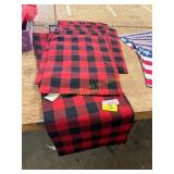 Plaid Table Runner + 6ct Placemats
