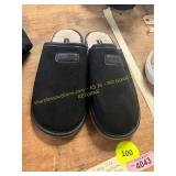 Mens 11-12 Nautica Faux Fur Lined Slippers