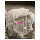 Berkshire extra plush blanket (queen)