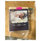 Paige duvet cover set size queen