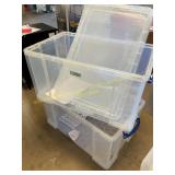 8 gal clear plastic totes w/ lids