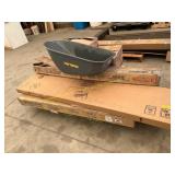 Assorted furniture pieces