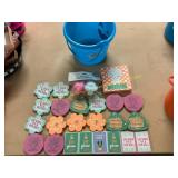 Blue Halloween pail w/ coasters / decorum