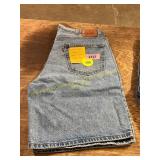 Levi s 550 Relaxed Fit Jean Shorts Size 40