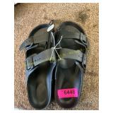Sandals size m
