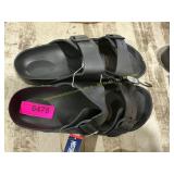 Sandals size m