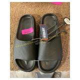 Sandals size m