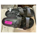 Sandals size m