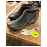 Womens 40/9.5 Dansko Ankle Booties