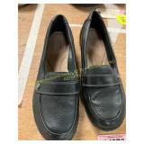 Womens 9 Clarks Cora Daisy Loafers