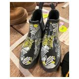 Womens 6 Sakroots Rhyme Ankle Rain Boots