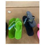Ladies & Men s Flip Flops Sz Med