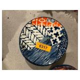 4 Artistic Ceramic Plates