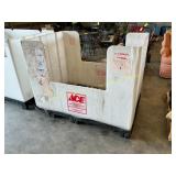 Plastic tote and pallet