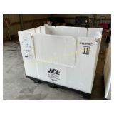 Plastic tote and pallet