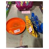 2ct Frisbees and 2ct Beach Toys